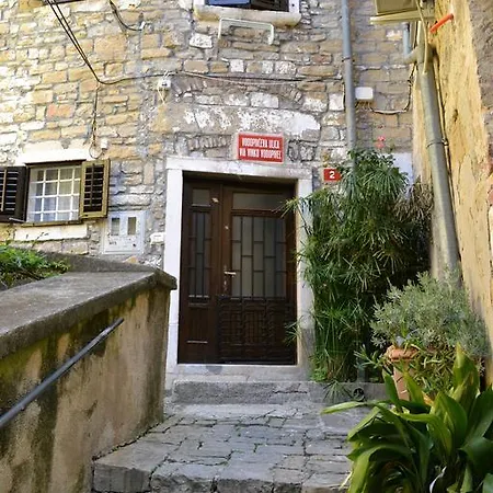 Eva Hostel