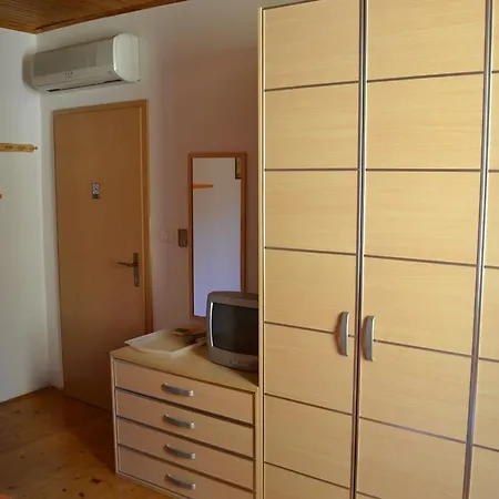 Hostel Eva Piran